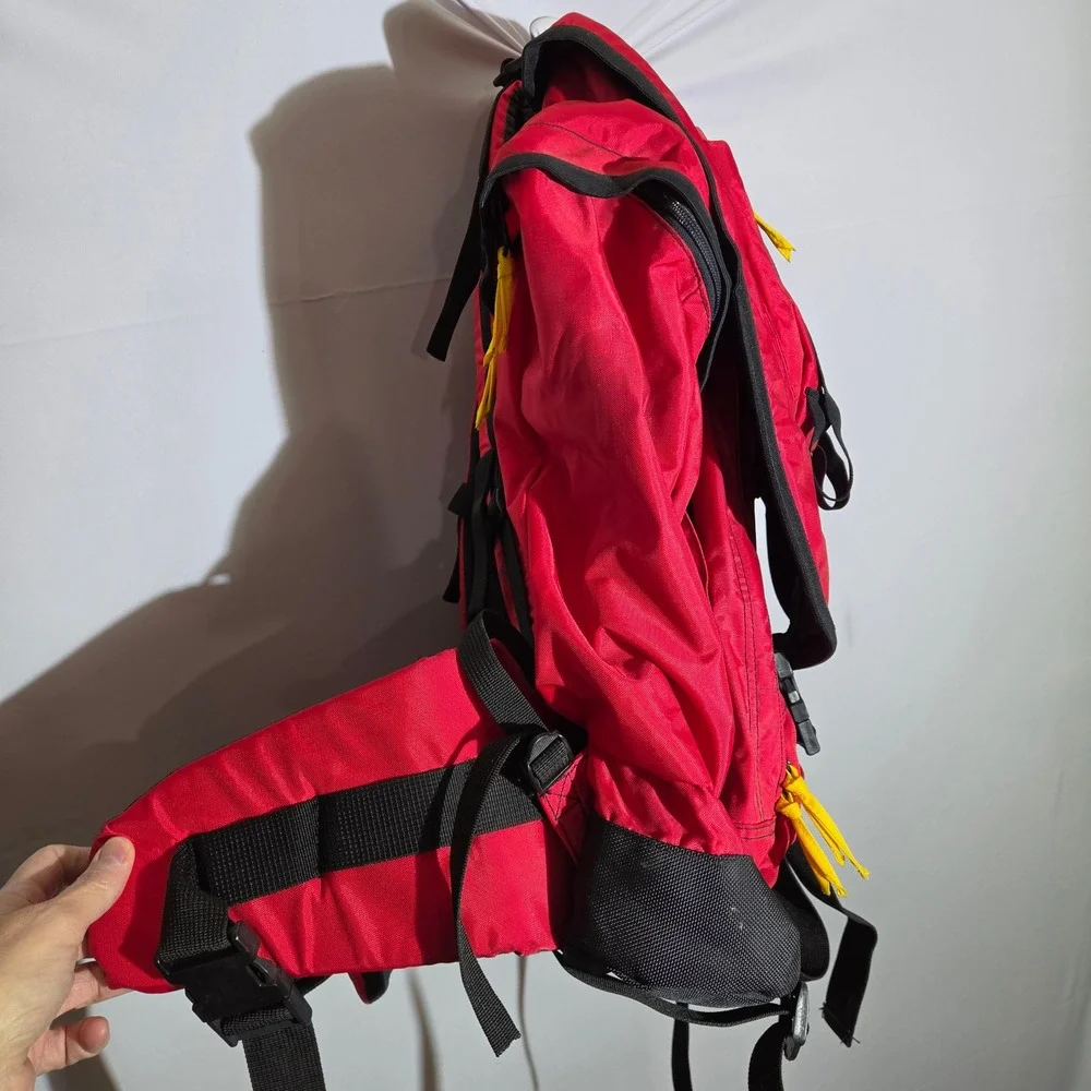 Marlboro Adventure Team Backpack Large Red Vintage Hiking Internal Frame